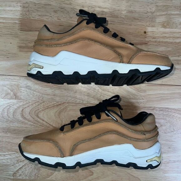 Opening Ceremony Iggy Athleisure Sneaker Exposed Seams Tan Black White Women’s 5 - Picture 10 of 13